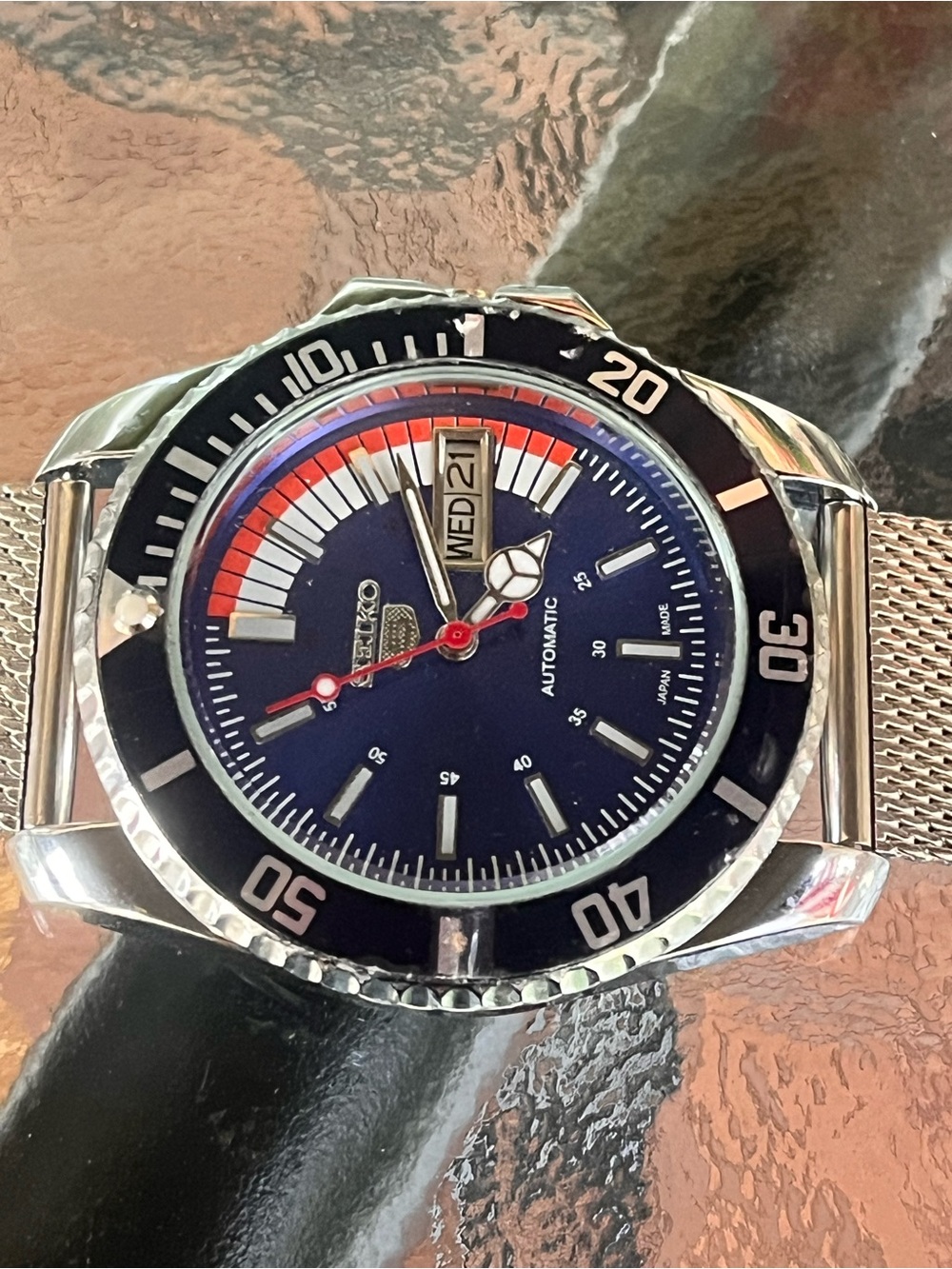 Seiko 5 Automatic Gents Watch - Picture 5 of 8